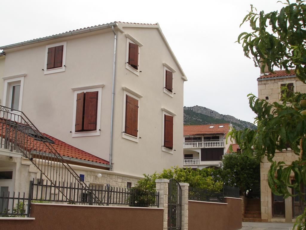 Apartments Kastelani Komiza Exterior photo
